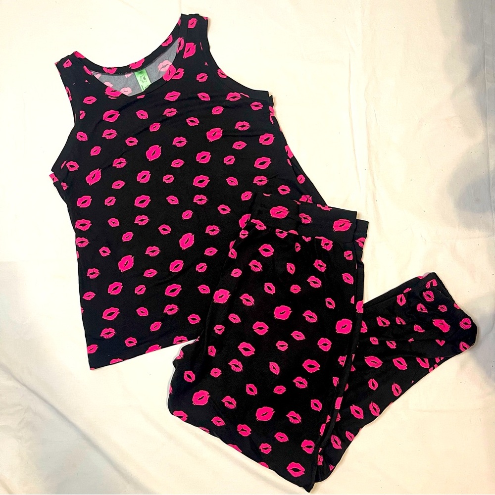Two Piece Honeydew Intimates, Black Pajama Set with Hot Pink lips 💋 Sz L